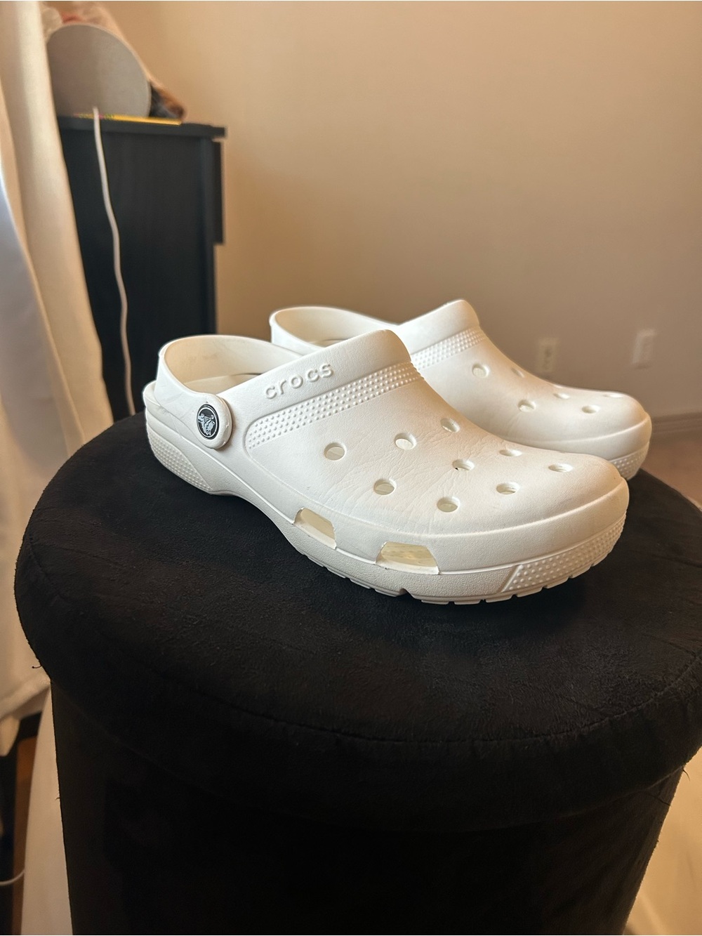 CROCS women’s size 8 white